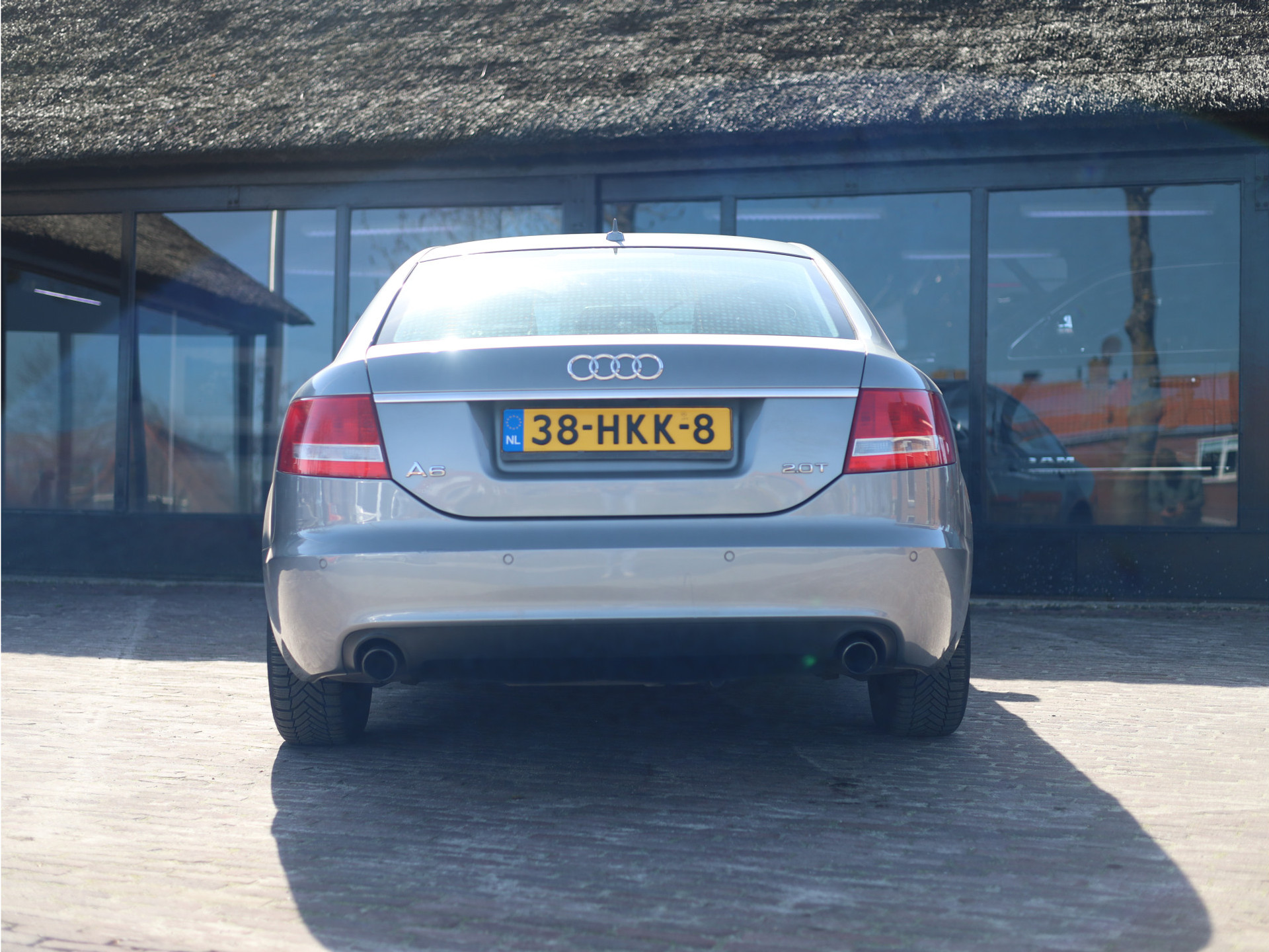 43833594-21.jpg
