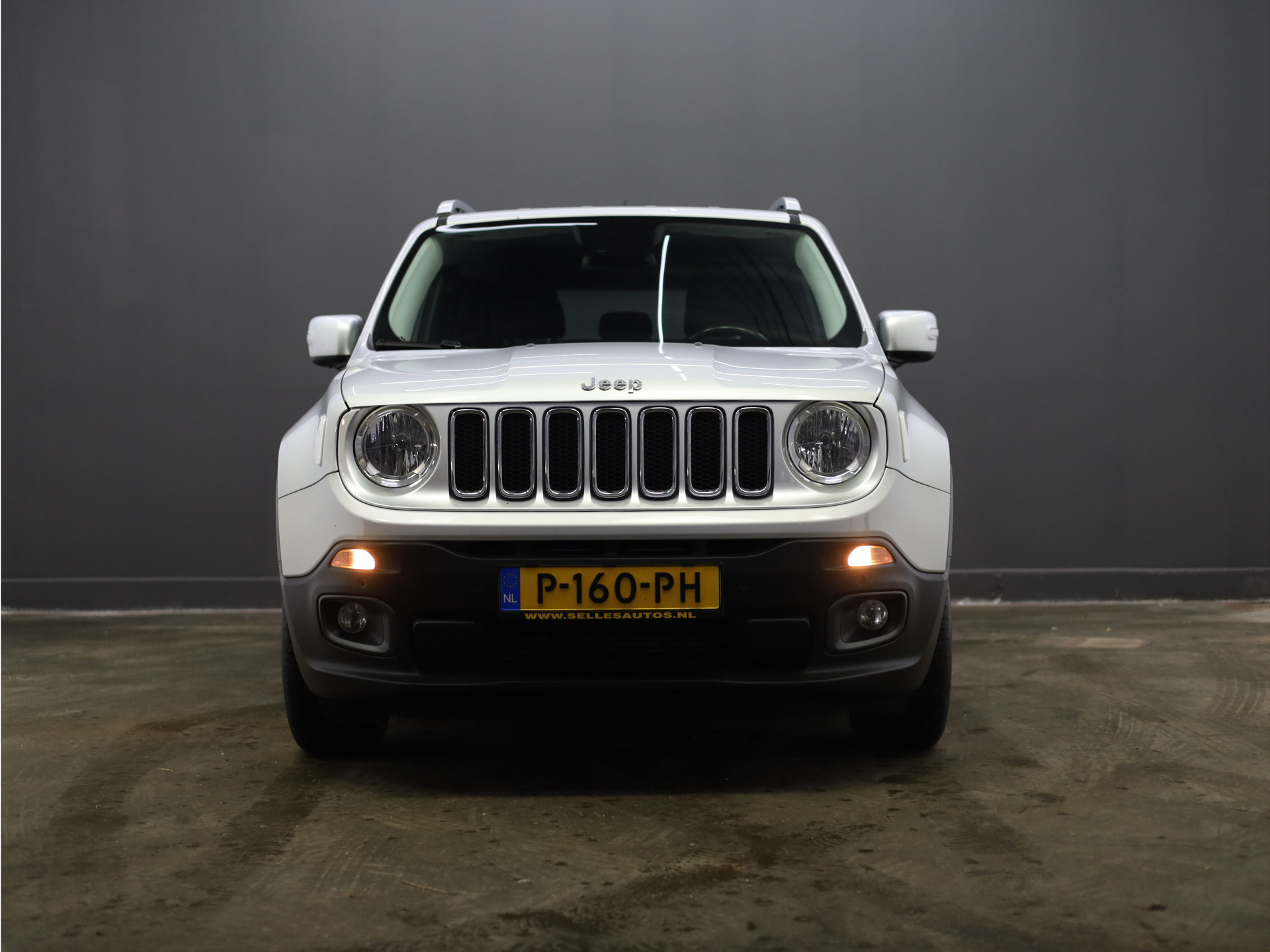 47754902-4.jpg