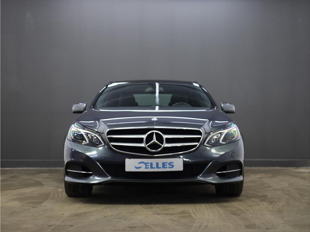 53864319-3.jpg